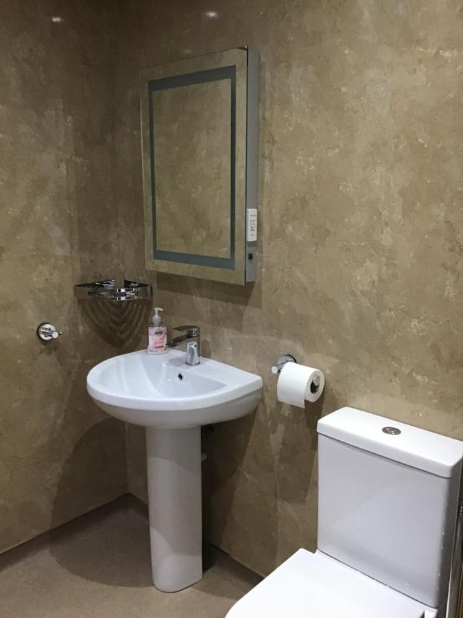 Exclusive Private Double Room, En-Suite Wet Room Private Entrance Forres Εξωτερικό φωτογραφία