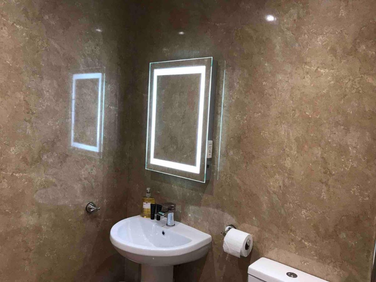 Exclusive Private Double Room, En-Suite Wet Room Private Entrance Forres Εξωτερικό φωτογραφία